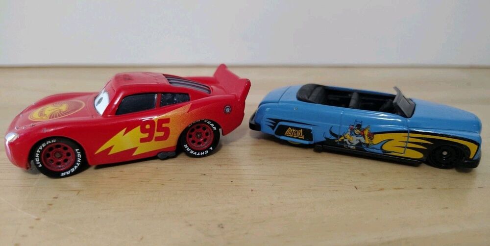 DISNEY PIXAR CARS 2 LIGHTNING MCQUEEN RUST-EZE And Batman Blue 49 Merc 2003 Lot